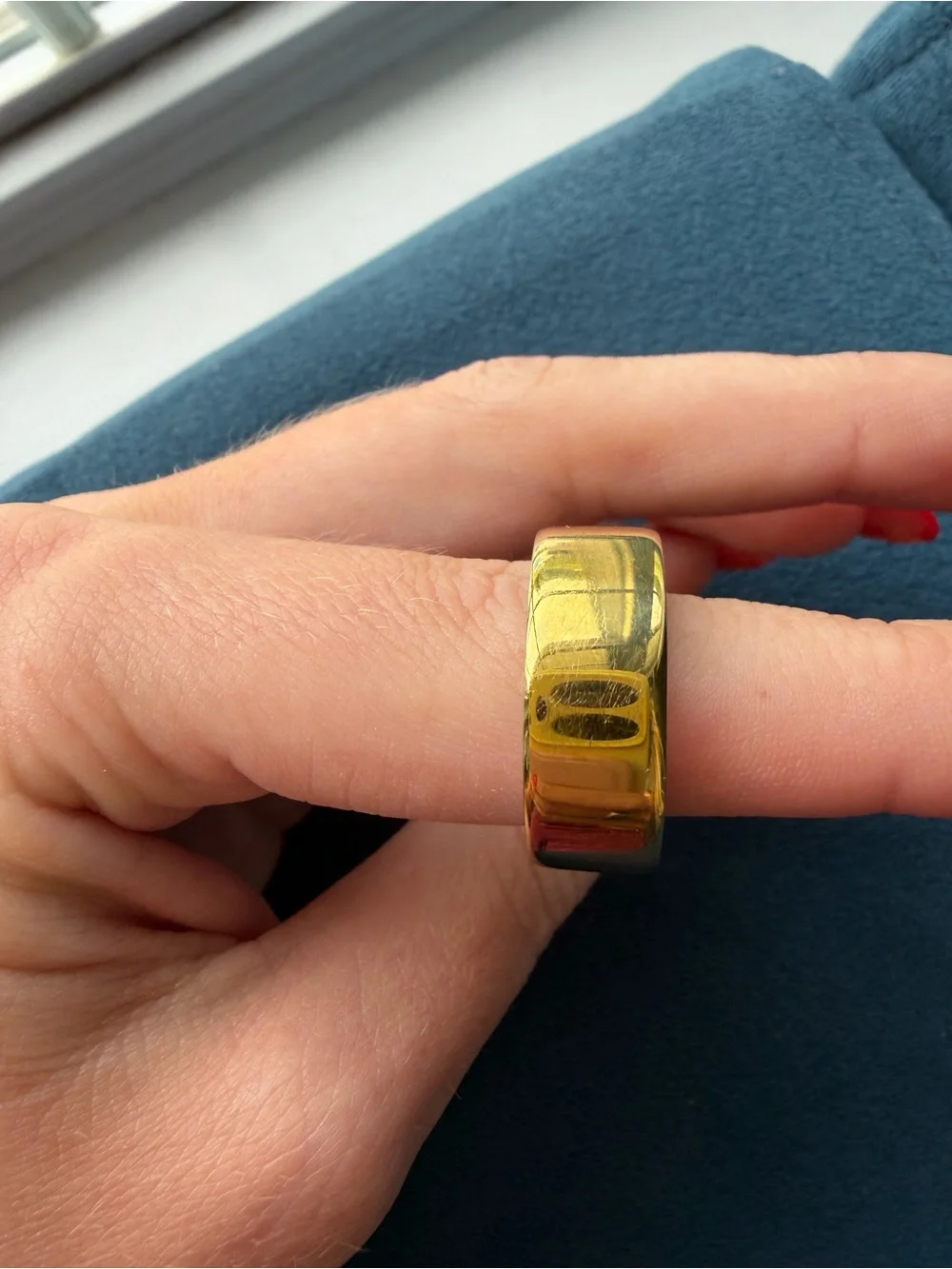 Gold Oura Ring 4